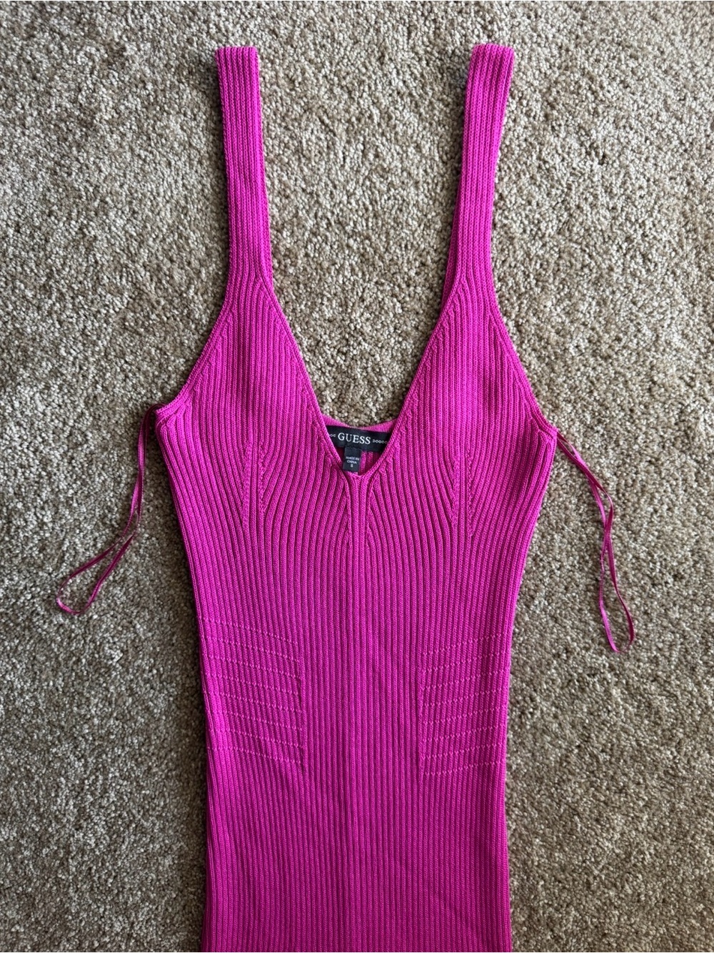 GUESS Ribbed Knit Vneck Pink Midi Dress - Picture 3 of 7
